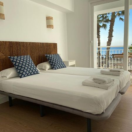 Malagueta Beach Front Mediterranean Apartment Малага Экстерьер фото