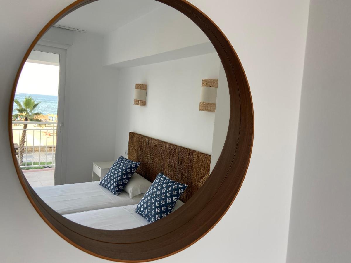 Malagueta Beach Front Mediterranean Apartment Малага Экстерьер фото